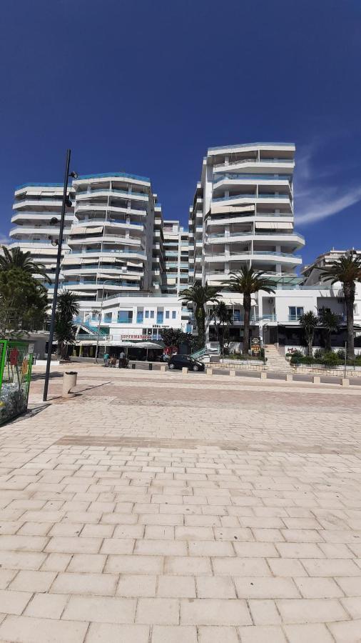 Meni'S Family Apartament Sarandë Buitenkant foto