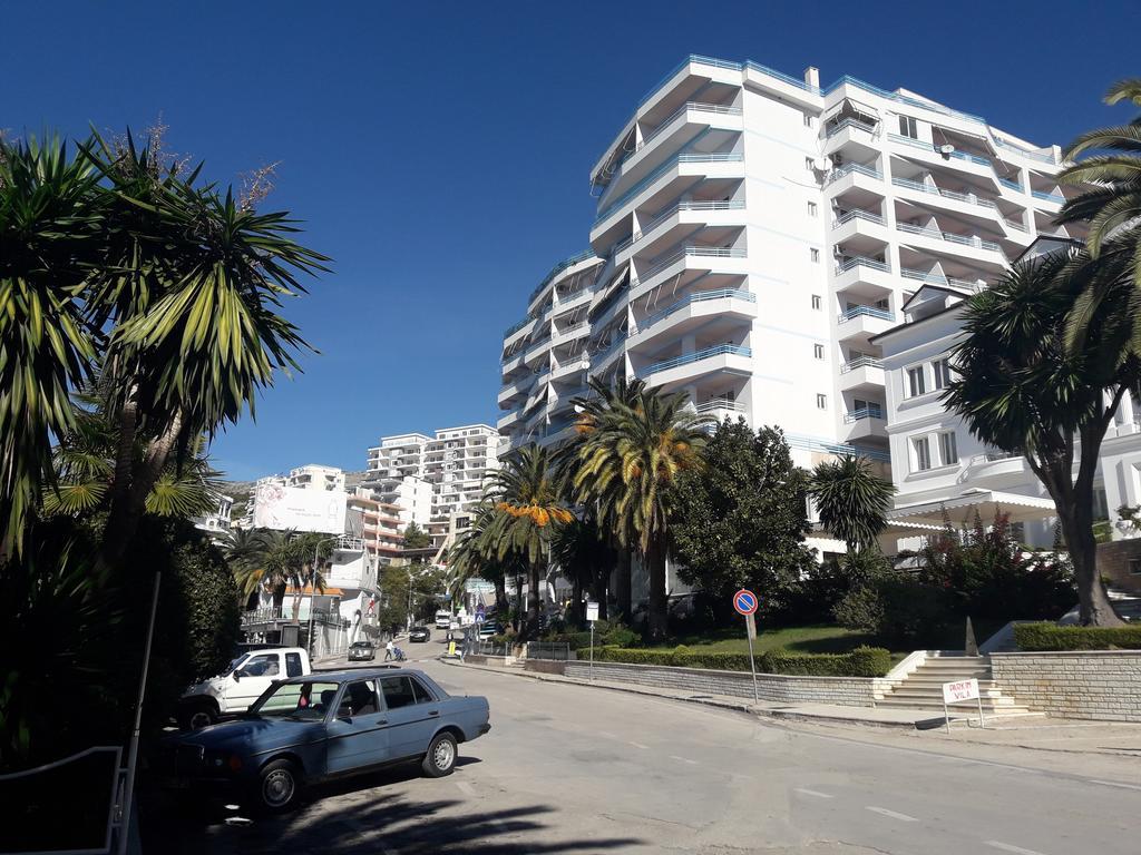 Meni'S Family Apartament Sarandë Buitenkant foto