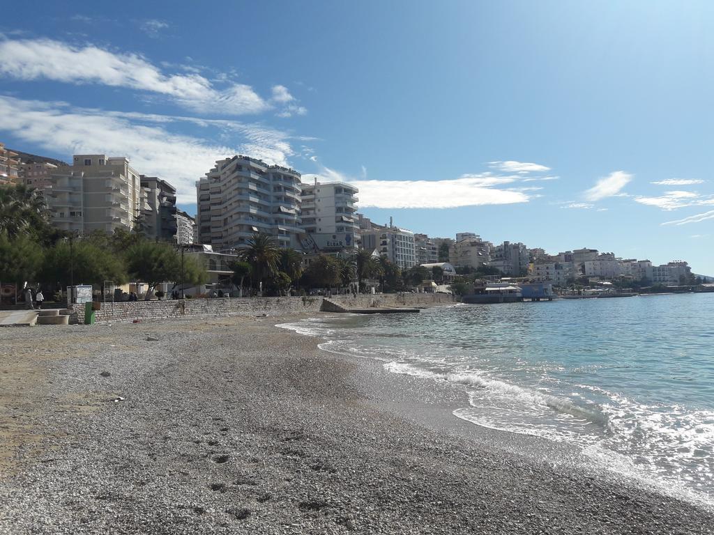 Meni'S Family Apartament Sarandë Buitenkant foto