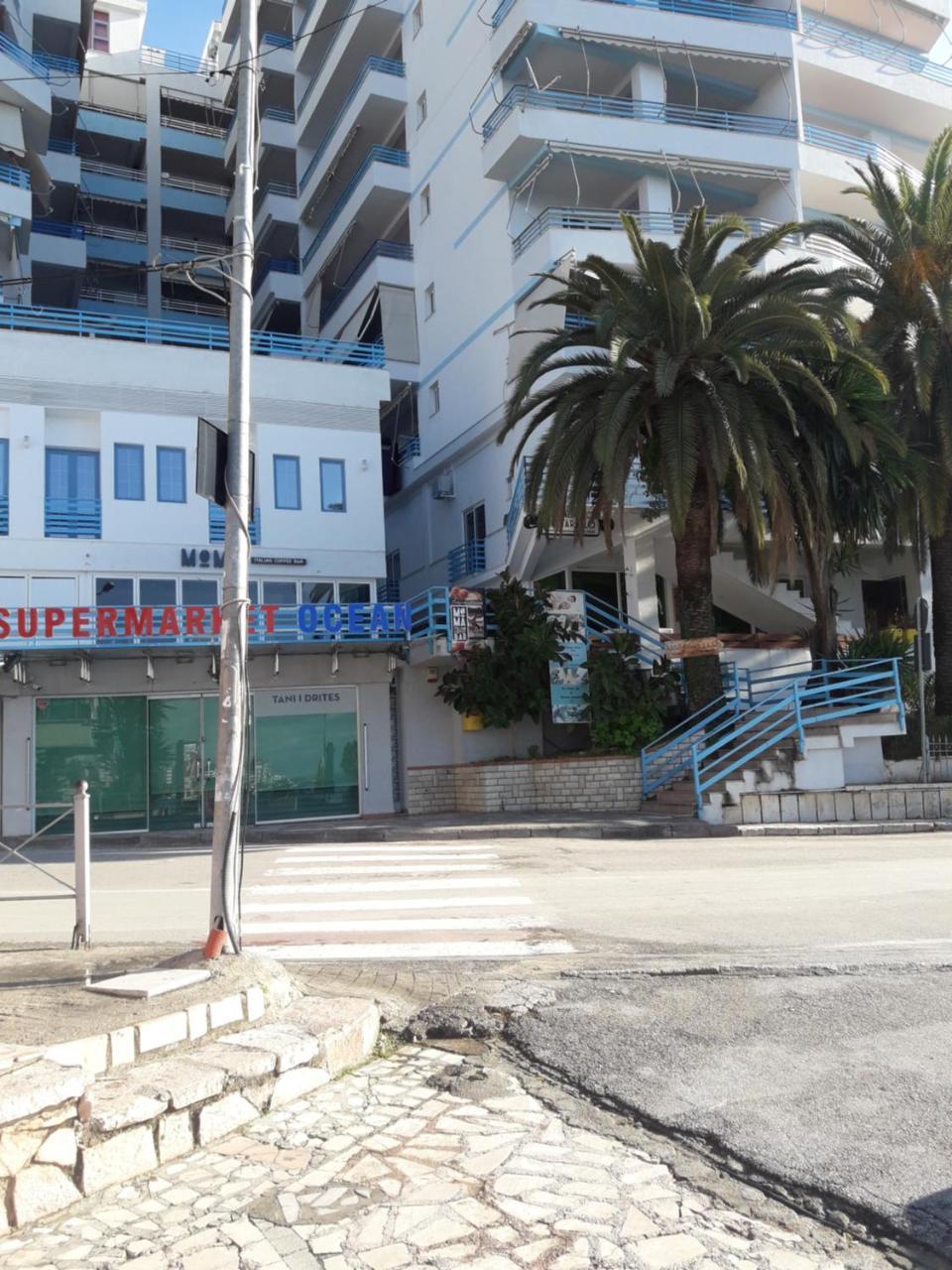 Meni'S Family Apartament Sarandë Buitenkant foto